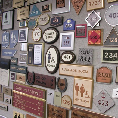 Interior Signage - Letreros de Interior- kluz International